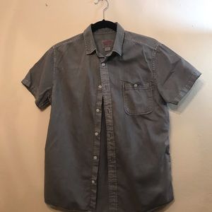 Men’s short sleeved button down